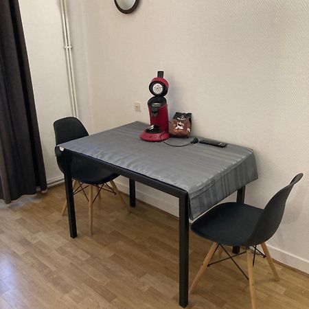 Studio Central Cosy Proche Gare Ruffec  Bagian luar foto